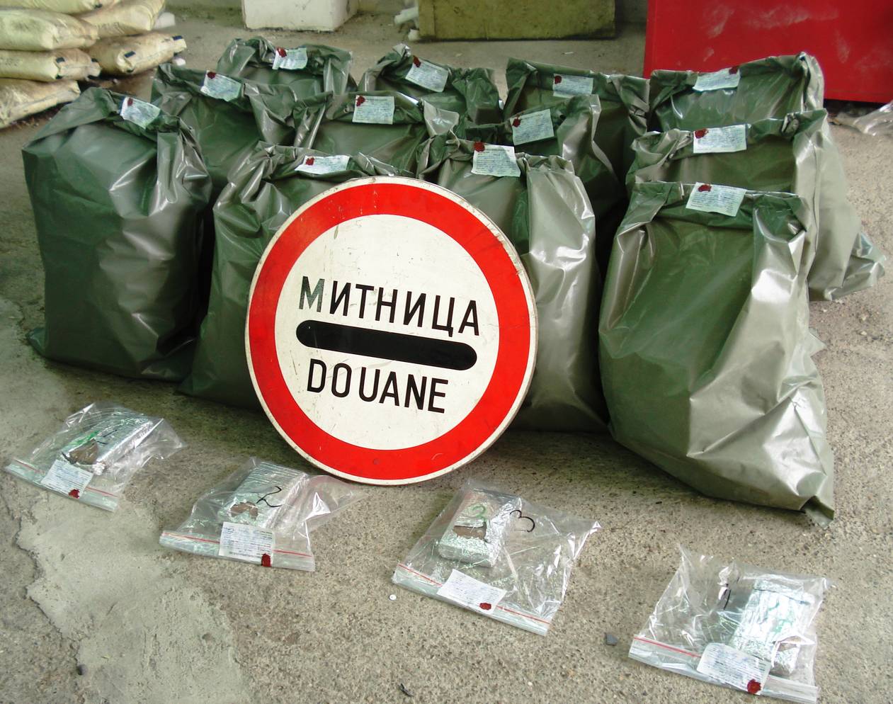 Опит за трафик на наркотици през Дунав мост